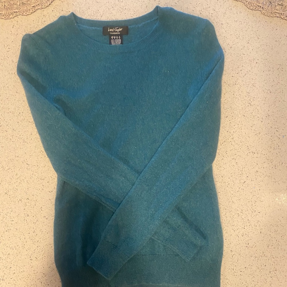 EUC—Size Small—Lord and Taylor 100% Cashmere Sweater